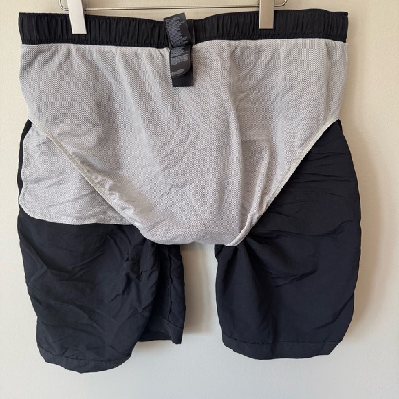 The North Face Men's Black Shorts Pockets Size Large Outdoor Sports Hiking - Picture 6 of 6